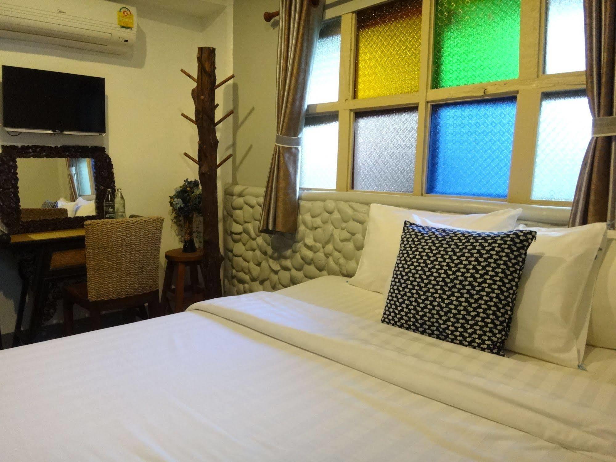 Stay With Me Guest House Chiang Mai Exterior photo